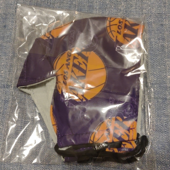 New Los Angeles Lakers Print Adult Size Face Mask - Picture 2 of 4